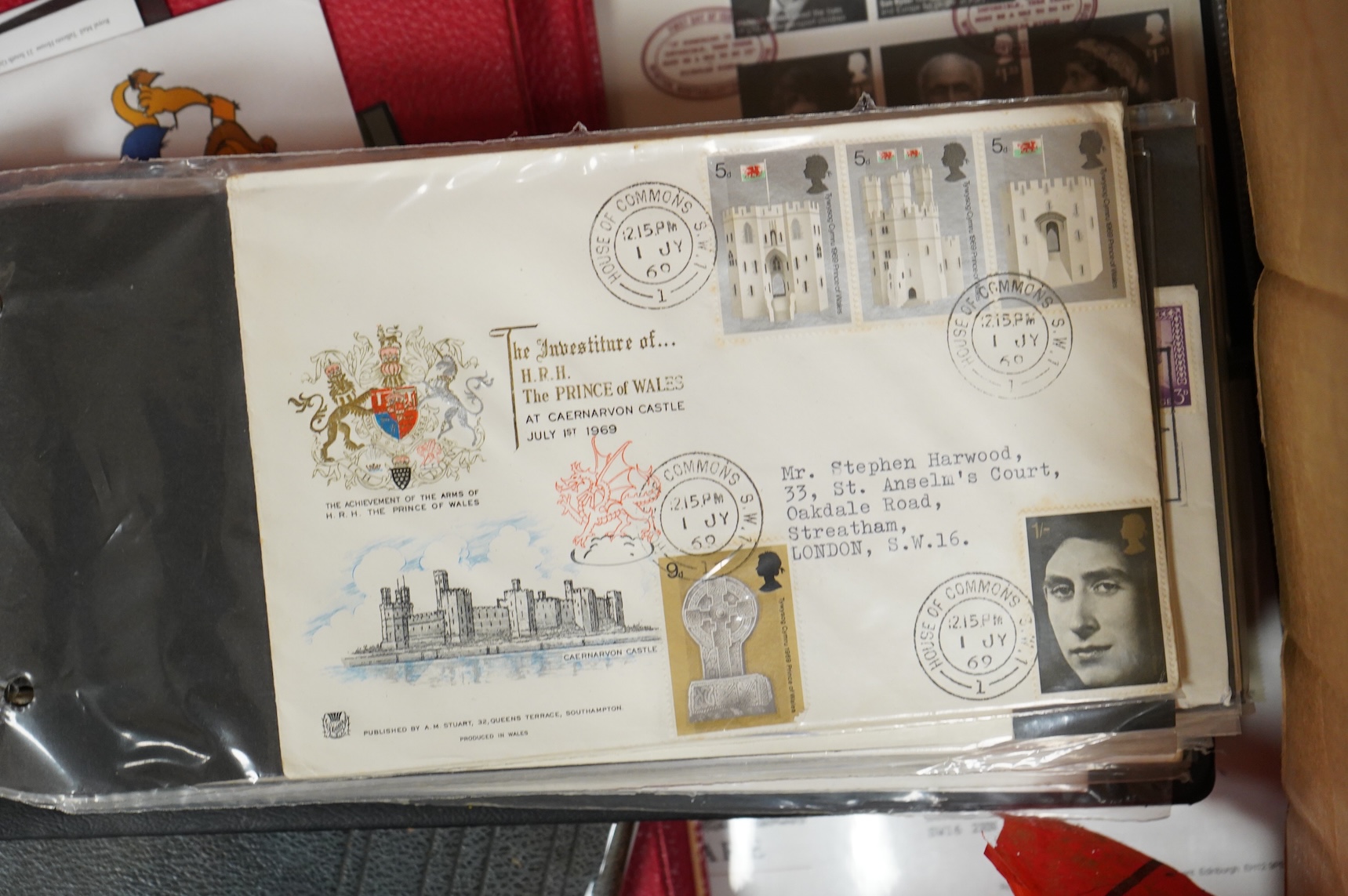 A quantity of world stamps and covers